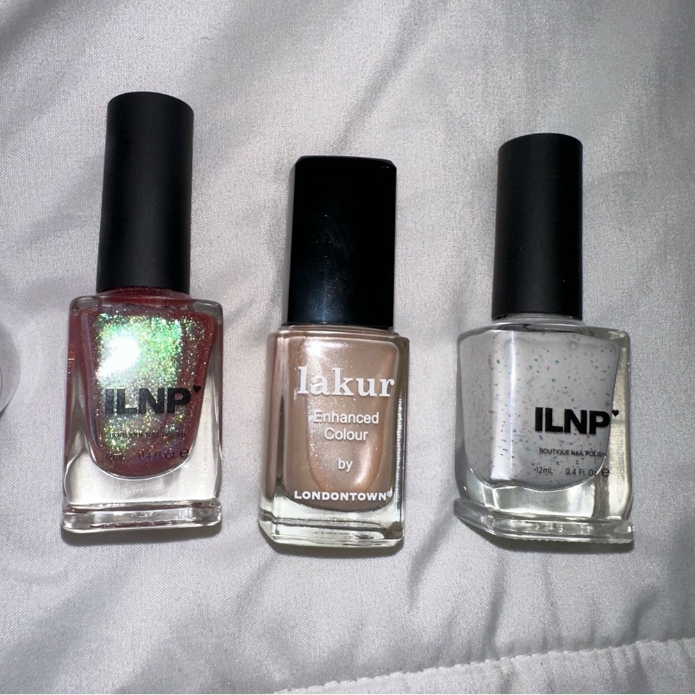 Lakur and ILNP bundle Nail Polish Set